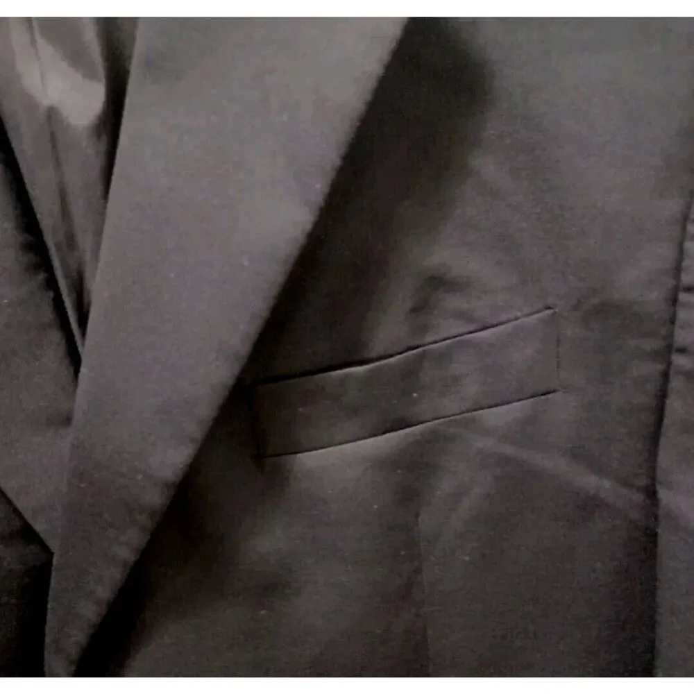 Lauren Ralph Lauren Black wool 2 button Blazer jacket. Size 44R.